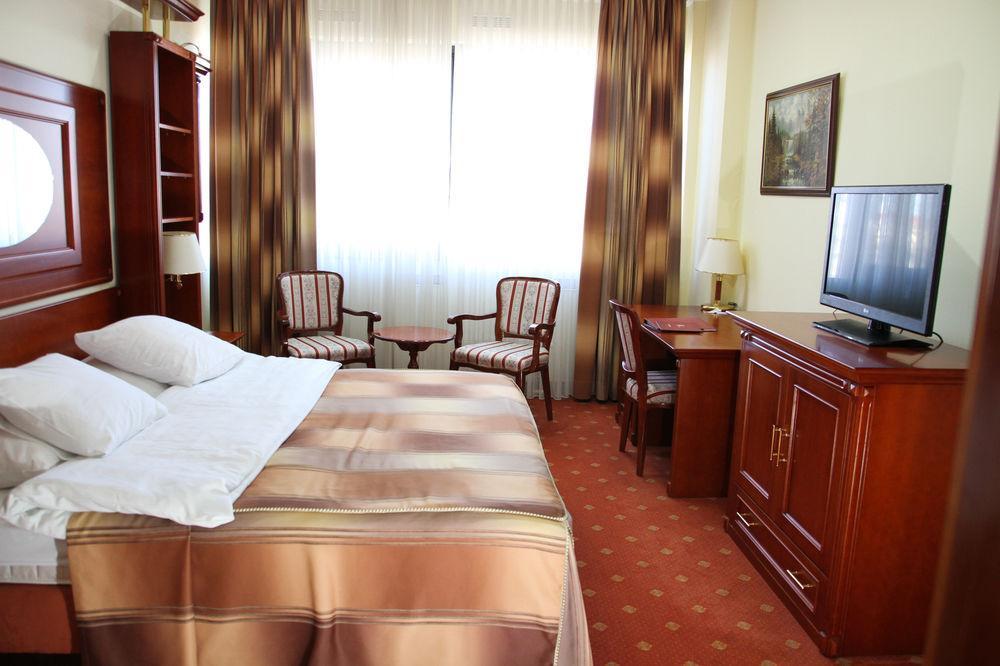 Hotel Galleria Subotica Exteriör bild