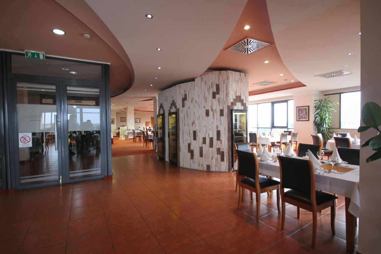 Hotel Galleria Subotica Exteriör bild